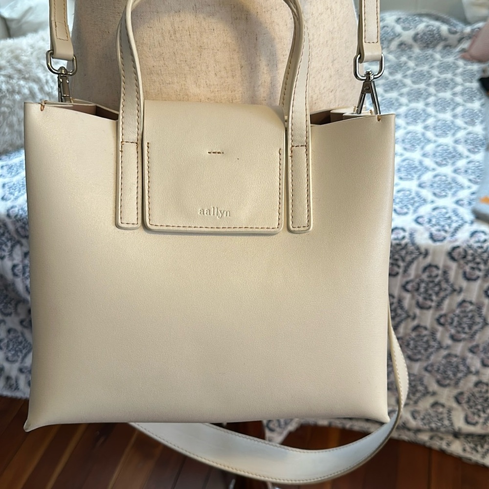 Aallyn leather bag, cream